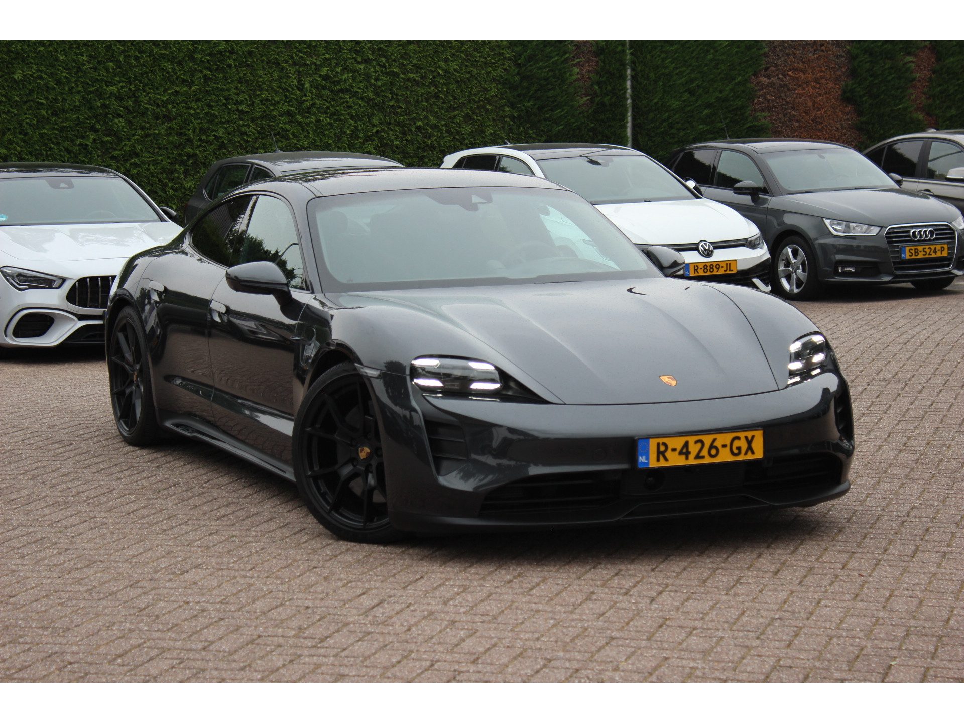 porsche taycan